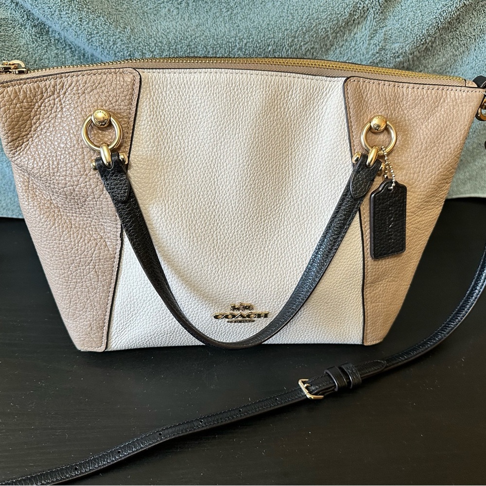 Coach Women's Cream and Black Shoulder Bag